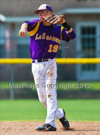Thumbnail 3 in Splendora vs. La Grange (UIL 3A Region 3 Area Playoff) photogallery.