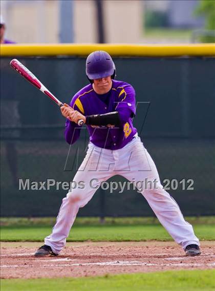Thumbnail 3 in Splendora vs. La Grange (UIL 3A Region 3 Area Playoff) photogallery.