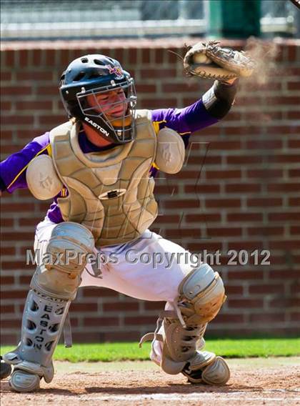 Thumbnail 3 in Splendora vs. La Grange (UIL 3A Region 3 Area Playoff) photogallery.