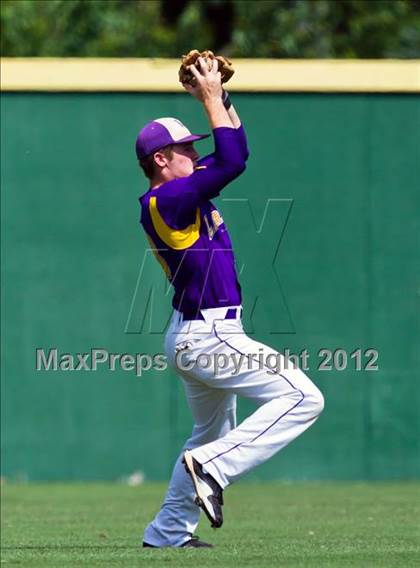 Thumbnail 3 in Splendora vs. La Grange (UIL 3A Region 3 Area Playoff) photogallery.