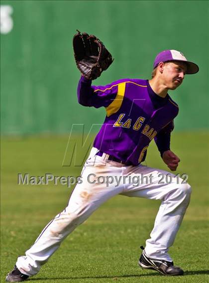 Thumbnail 2 in Splendora vs. La Grange (UIL 3A Region 3 Area Playoff) photogallery.