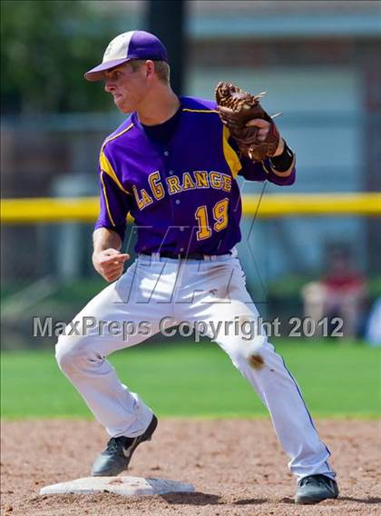 Thumbnail 2 in Splendora vs. La Grange (UIL 3A Region 3 Area Playoff) photogallery.