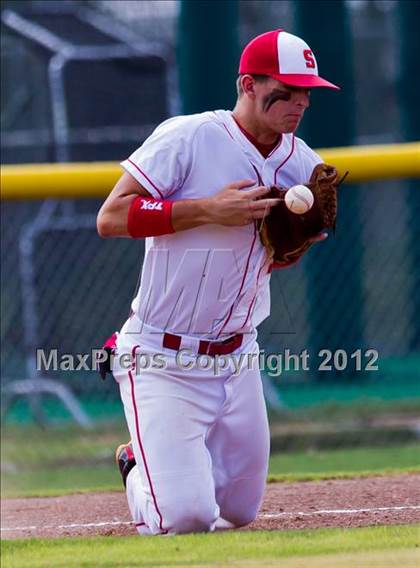 Thumbnail 3 in Splendora vs. La Grange (UIL 3A Region 3 Area Playoff) photogallery.