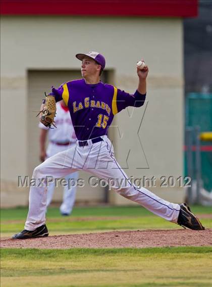 Thumbnail 1 in Splendora vs. La Grange (UIL 3A Region 3 Area Playoff) photogallery.