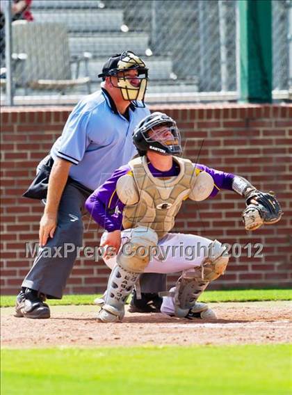 Thumbnail 2 in Splendora vs. La Grange (UIL 3A Region 3 Area Playoff) photogallery.
