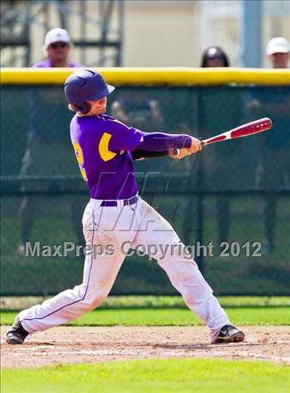 Thumbnail 2 in Splendora vs. La Grange (UIL 3A Region 3 Area Playoff) photogallery.