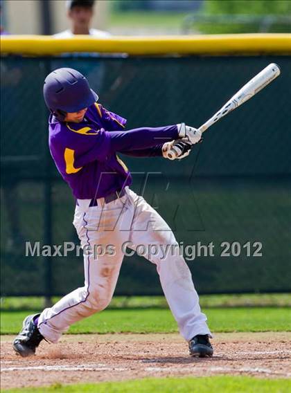 Thumbnail 1 in Splendora vs. La Grange (UIL 3A Region 3 Area Playoff) photogallery.