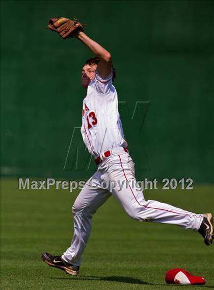 Thumbnail 1 in Splendora vs. La Grange (UIL 3A Region 3 Area Playoff) photogallery.