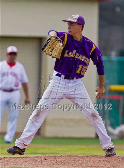 Thumbnail 2 in Splendora vs. La Grange (UIL 3A Region 3 Area Playoff) photogallery.