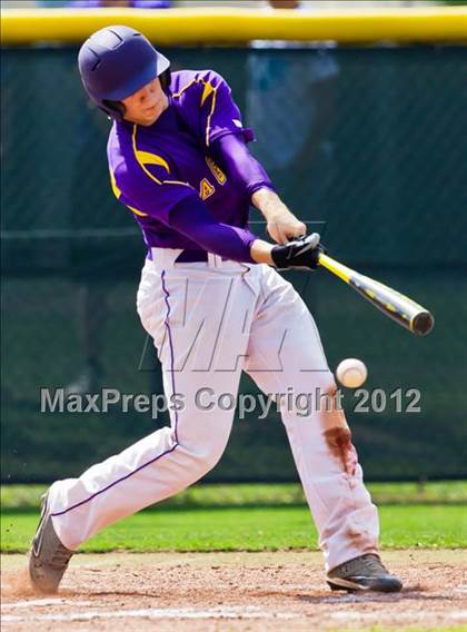 Thumbnail 2 in Splendora vs. La Grange (UIL 3A Region 3 Area Playoff) photogallery.
