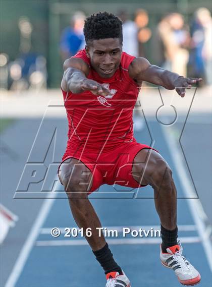 Thumbnail 3 in CIF Southern Section Boys Track and Field Division Finals photogallery.