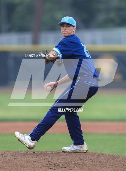 Thumbnail 2 in Quartz Hill vs Maranatha photogallery.
