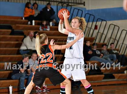 Thumbnail 1 in Powell vs Gibbs (Kroger Thanksgiving Classic) photogallery.