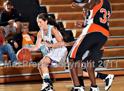 Thumbnail 3 in Powell vs Gibbs (Kroger Thanksgiving Classic) photogallery.