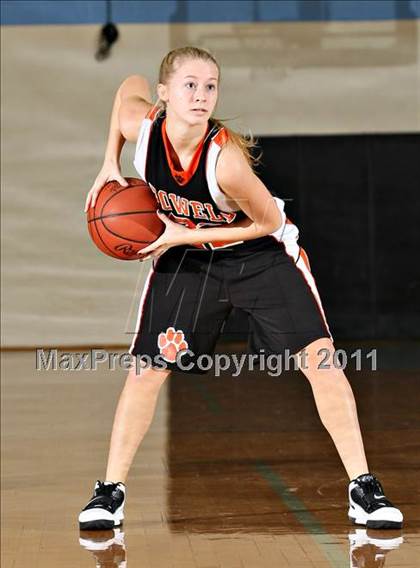 Thumbnail 1 in Powell vs Gibbs (Kroger Thanksgiving Classic) photogallery.