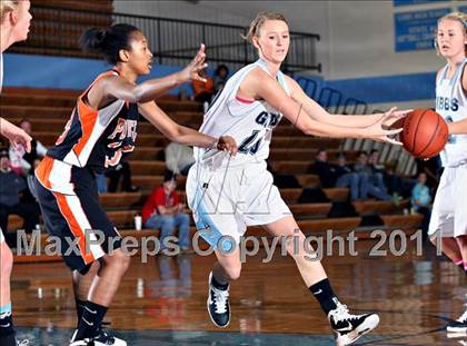 Thumbnail 3 in Powell vs Gibbs (Kroger Thanksgiving Classic) photogallery.