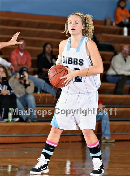 Thumbnail 1 in Powell vs Gibbs (Kroger Thanksgiving Classic) photogallery.