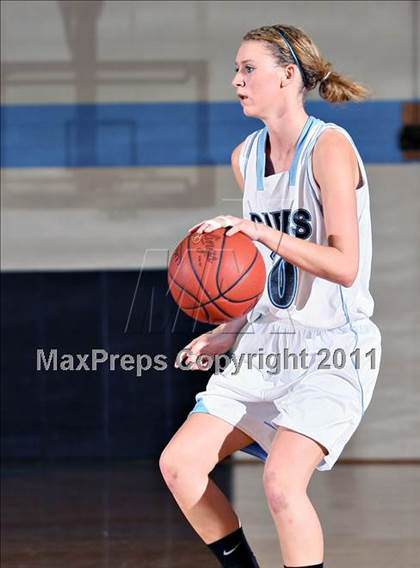 Thumbnail 3 in Powell vs Gibbs (Kroger Thanksgiving Classic) photogallery.