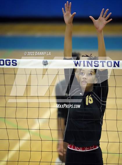 Thumbnail 2 in Middletown vs. Douglass (MPSSAA Class 2A State Semifinal) photogallery.