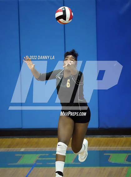Thumbnail 3 in Middletown vs. Douglass (MPSSAA Class 2A State Semifinal) photogallery.