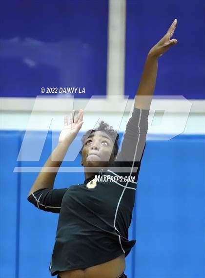 Thumbnail 1 in Middletown vs. Douglass (MPSSAA Class 2A State Semifinal) photogallery.