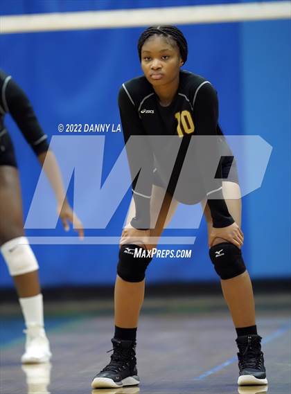 Thumbnail 1 in Middletown vs. Douglass (MPSSAA Class 2A State Semifinal) photogallery.
