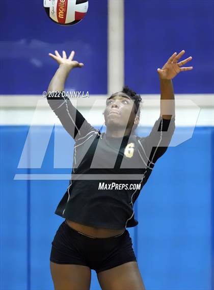 Thumbnail 2 in Middletown vs. Douglass (MPSSAA Class 2A State Semifinal) photogallery.