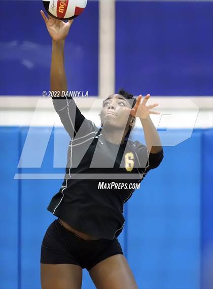 Thumbnail 3 in Middletown vs. Douglass (MPSSAA Class 2A State Semifinal) photogallery.