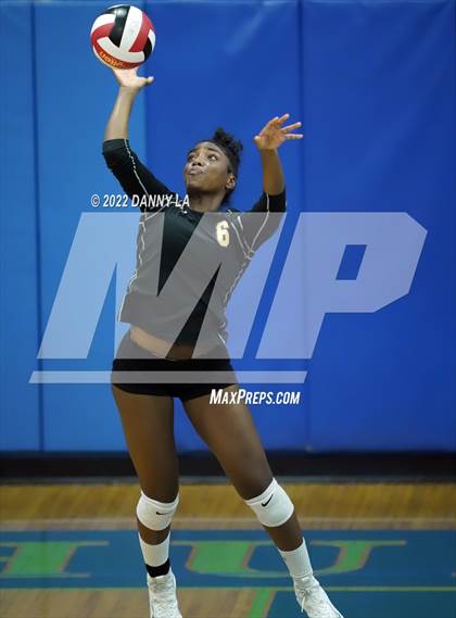 Thumbnail 2 in Middletown vs. Douglass (MPSSAA Class 2A State Semifinal) photogallery.