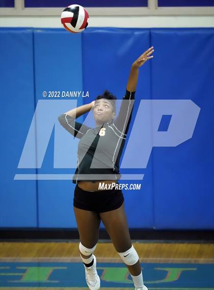 Thumbnail 1 in Middletown vs. Douglass (MPSSAA Class 2A State Semifinal) photogallery.