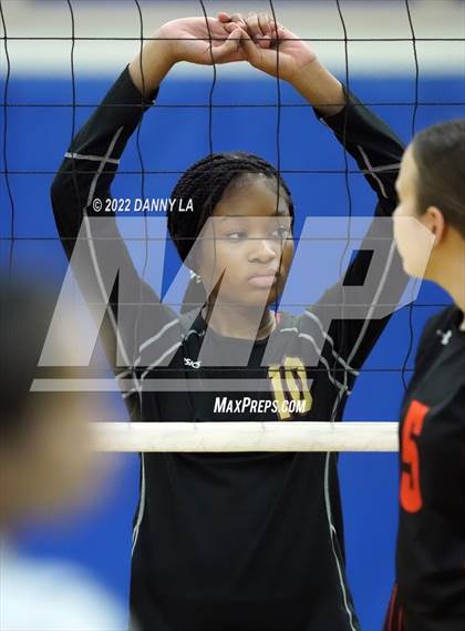 Thumbnail 3 in Middletown vs. Douglass (MPSSAA Class 2A State Semifinal) photogallery.