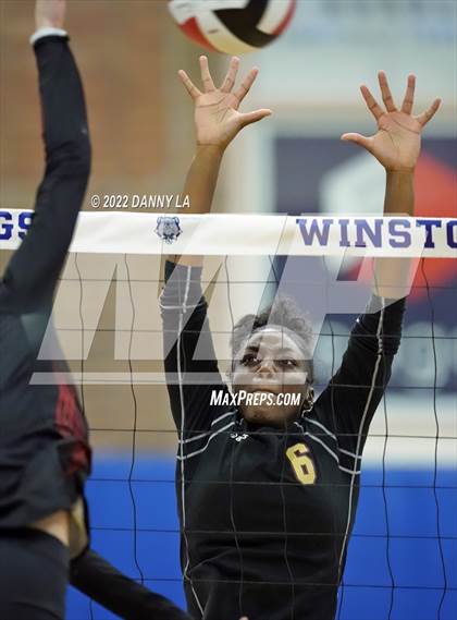 Thumbnail 2 in Middletown vs. Douglass (MPSSAA Class 2A State Semifinal) photogallery.