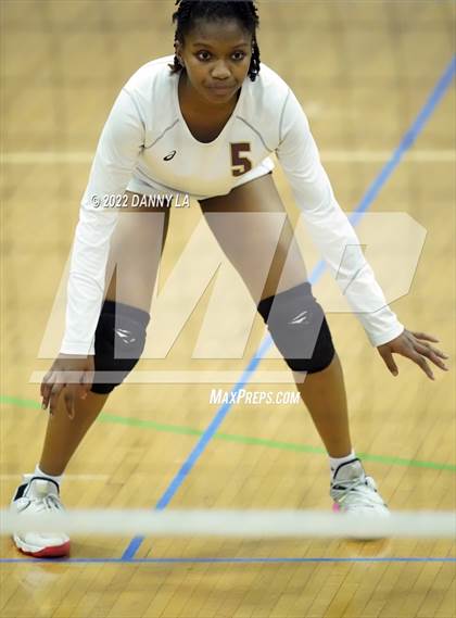 Thumbnail 2 in Middletown vs. Douglass (MPSSAA Class 2A State Semifinal) photogallery.