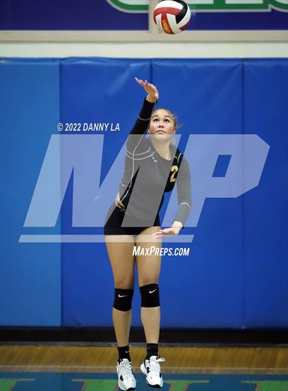 Thumbnail 2 in Middletown vs. Douglass (MPSSAA Class 2A State Semifinal) photogallery.