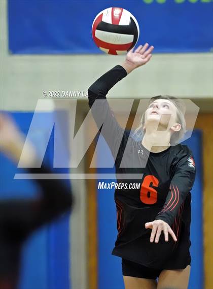 Thumbnail 2 in Middletown vs. Douglass (MPSSAA Class 2A State Semifinal) photogallery.