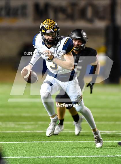 Thumbnail 2 in Stephenville vs. Argyle (UIL 4A D1 Region Semifinal) photogallery.