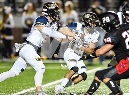Thumbnail 3 in Stephenville vs. Argyle (UIL 4A D1 Region Semifinal) photogallery.