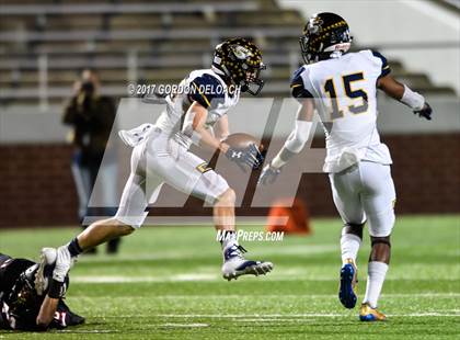 Thumbnail 3 in Stephenville vs. Argyle (UIL 4A D1 Region Semifinal) photogallery.