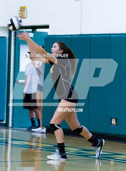 Thumbnail 2 in Royal vs. Pleasant Valley photogallery.