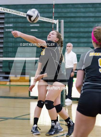 Thumbnail 3 in Royal vs. Pleasant Valley photogallery.