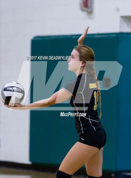 Thumbnail 3 in Royal vs. Pleasant Valley photogallery.
