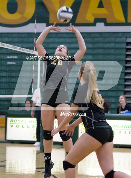 Thumbnail 2 in Royal vs. Pleasant Valley photogallery.