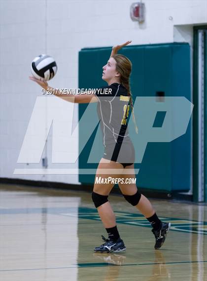 Thumbnail 2 in Royal vs. Pleasant Valley photogallery.