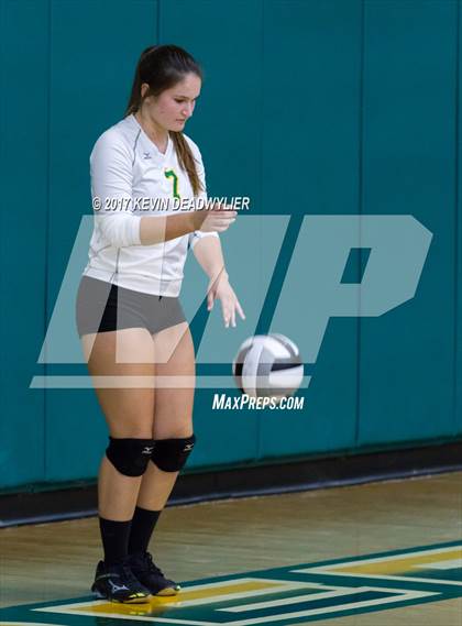 Thumbnail 3 in Royal vs. Pleasant Valley photogallery.