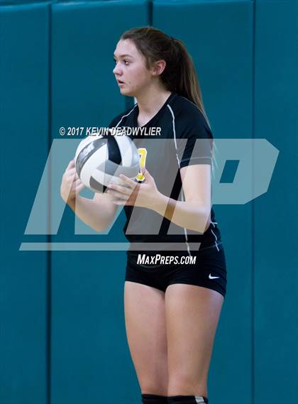 Thumbnail 2 in Royal vs. Pleasant Valley photogallery.