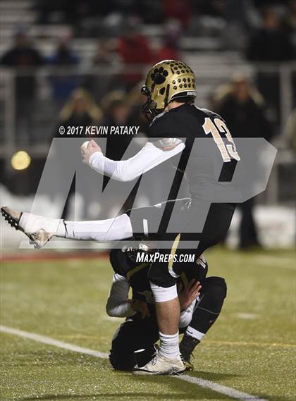 Thumbnail 2 in Masuk vs. Daniel Hand (CIAC Class L Final) photogallery.