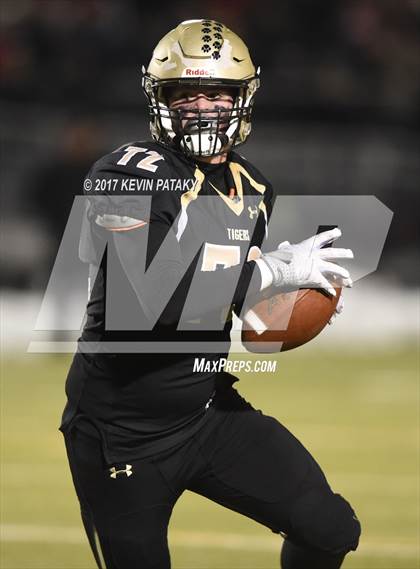 Thumbnail 3 in Masuk vs. Daniel Hand (CIAC Class L Final) photogallery.