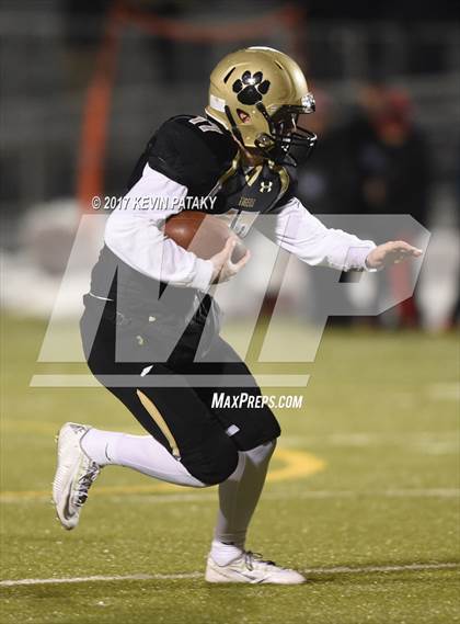 Thumbnail 2 in Masuk vs. Daniel Hand (CIAC Class L Final) photogallery.