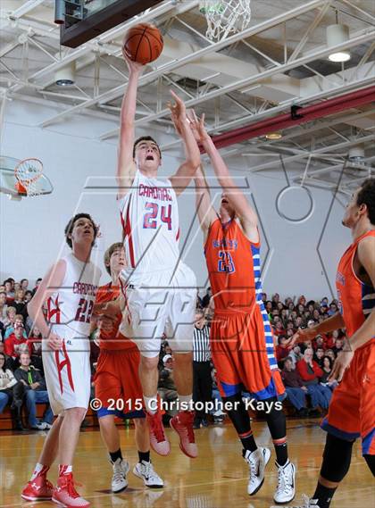 Thumbnail 3 in Christopher vs. Woodlawn (Sesser-Valier Holiday Tournament) photogallery.