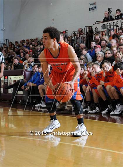 Thumbnail 3 in Christopher vs. Woodlawn (Sesser-Valier Holiday Tournament) photogallery.